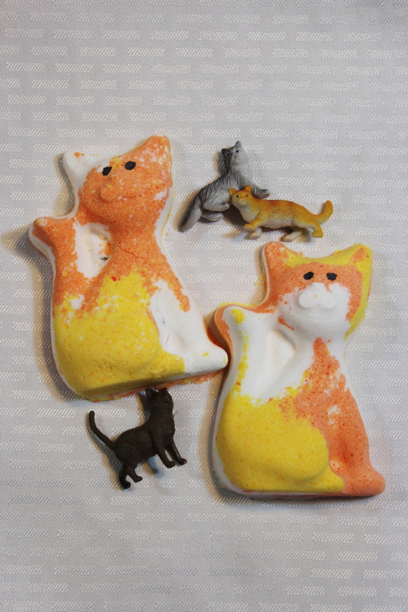 Kitty Cat Surprise Bath Bomb // Cat Bath Bomb // Cats // Crazy | Etsy