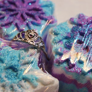 Frozen Surprise Bath Bomb // Surprise Bath Fizzy // Frozen Princess // Kid’s Surprise Bath Bomb // Unique Gift // Children