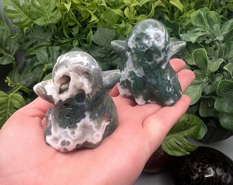 Carved Moss Agate Halloween Ghost (Qty: 1)