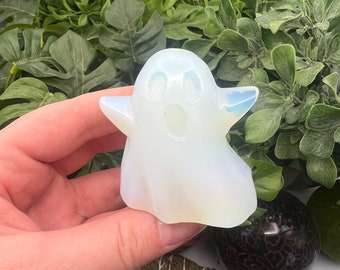 Carved Opalite Halloween Crystal Ghost (Qty:1)