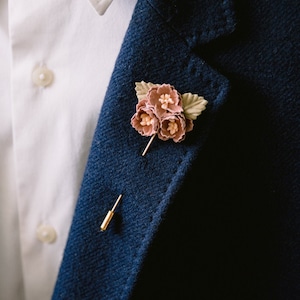 Flower Lapel Pin for Men, Wedding Boutonniere Brooch, Suit Lapel Pin Acessories, Men Brooch, Floral Rose Boutonniere, Blush Pink Buttonhole image 1