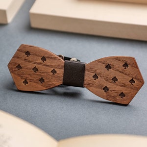 Pajarita de madera, pajarita de as de picas, regalo para jugador de póker, pajarita marrón, regalo para novio, accesorios para eventos formales para hombre, regalo para él, día del padre