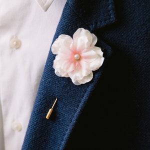 Suit Flower Lapel Pin, Wedding Lapel Pin, Grandfathers Day Gift, Wedding Boutonniere, Floral Lapel Pin,Gift For Men,Wedding Suit Accessories