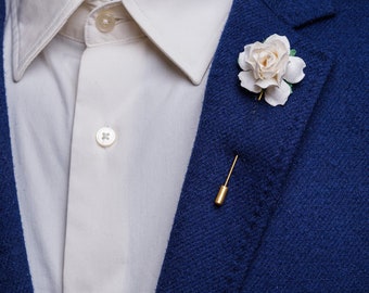 White Rose Lapel Pin, Boutonniere for Men, Rose Flower Groom Pin, Unique Suit Brooch, Modern Stick Pin Boutonniere, Curly Festive Buttonhole