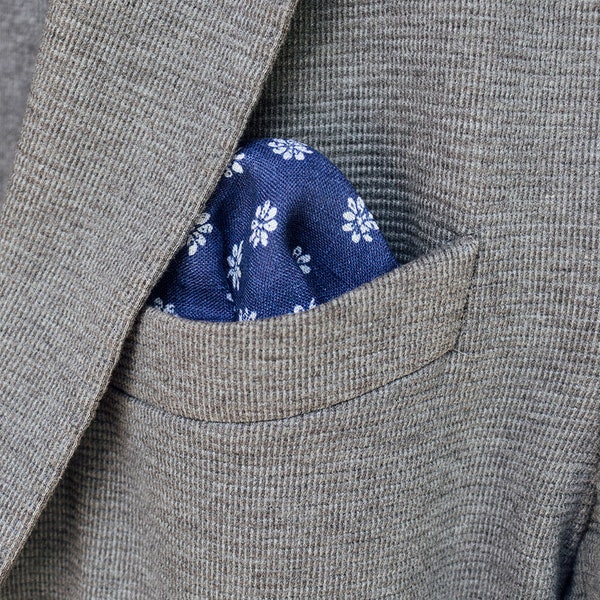 Cotton & Linen Small Daisies Pocket Square for Formal Summer Events, Elegant Men Handkerchief, Floral Blue and White Gentleman Pocket Square