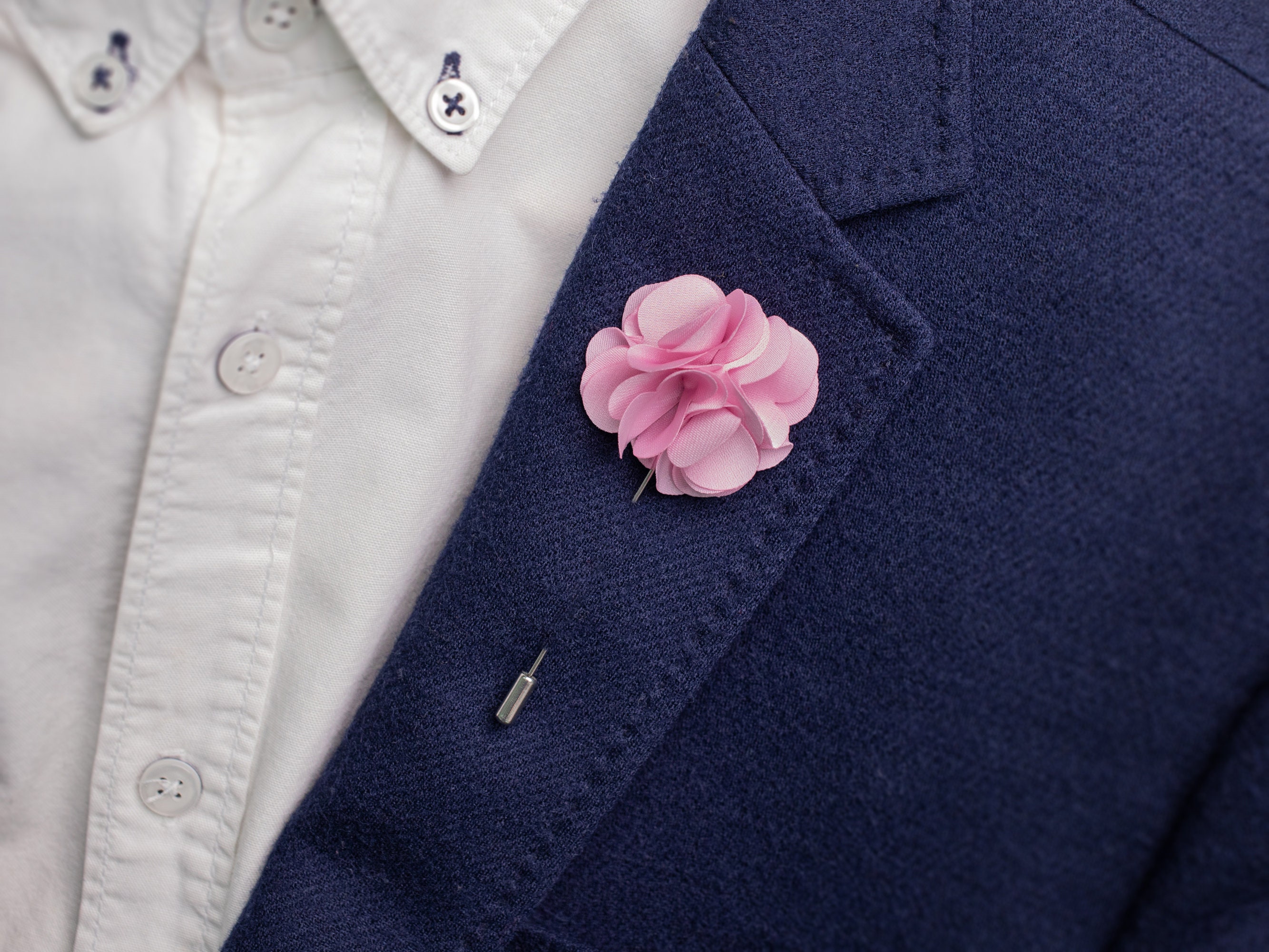 Men's Lapel Pins Groom Boutonniere Wedding Silk Rose Flower Handmade Satin Boutonniere  Pin for Suit Wedding Groom 