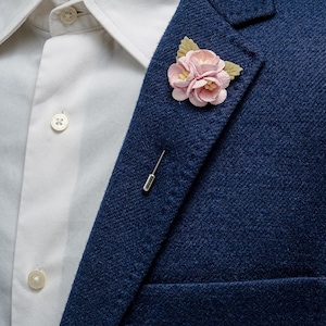 Lavender Lapel Pin, Suit Flower, Light Purple Boutonniere, Flower Lapel Pin, Spring Wedding Pin, Pastel Lapel Pin, Wedding Boutonniere