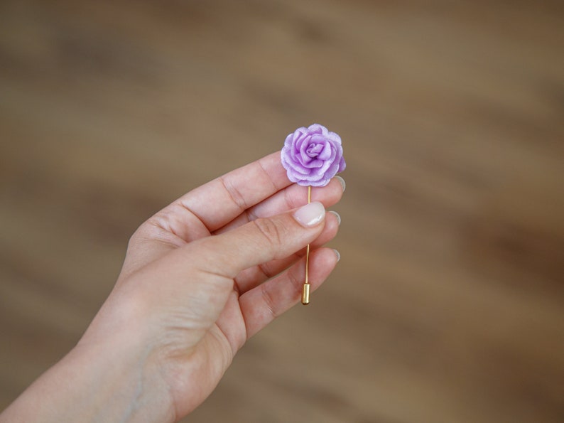 Purple Flower Lapel Pin, Lilac Brooch Pin, Lavender Jacket Lapel Pin for Wedding, Tuxedo Suit Accessories, Violet Rose Stick Pin Boutonniere zdjęcie 3