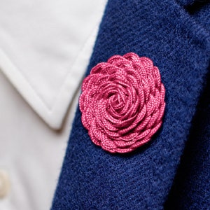 Rosa Boutonniere, Herren Accessoires Revers, Anzug Blume, Rosa Anstecknadel Männer, Blumen Knopfloch, Trauzeugen Geschenk, Blumen Anstecknadel, Geschenk für Ihn Bild 1