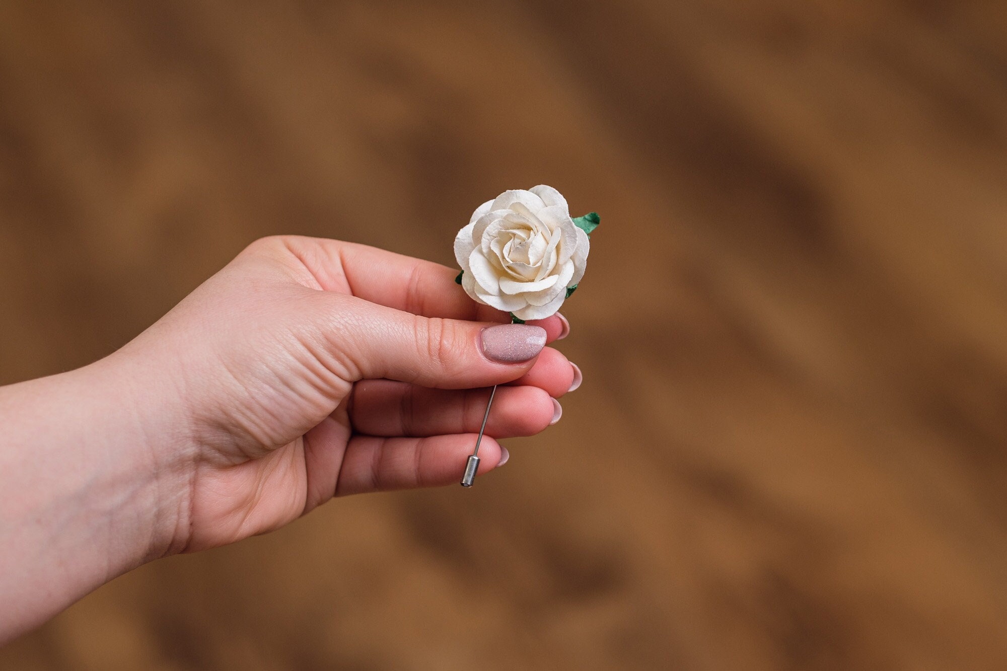 Broche De Solapa Rosa Para Boda | Aleación Y Tela Con Cadena De Borla | Accesorio Elegante Para Traje | QUARKZMAN