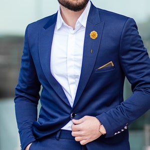 Golden Flower Lapel Pin, Suit Accessories for Men, Gold Wedding Boutonniere for Blazer, Antique Style Lapel Prom Suit Pin, Rose Lapel Pin