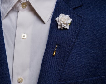 Extravagant Edgy White Flower Lapel Pin, Tuxedo Stick Pin, Carnation Like Boutonniere, Groomsmen Lapel Pin, Costume Party Pin, Men Gift