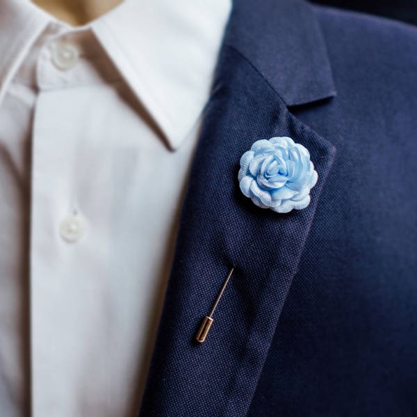 Alfiler de solapa de boda para hombres, alfiler de solapa azul claro, boutonniere de rosa, alfiler de solapa de flores, boutonniere de padrino, regalo de Usher, alfiler de solapa para hombres, flor de traje