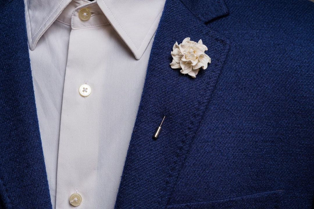 Curly Floral Lapel Pin in Ecru & White Color, Hydrangea Brooch Pin