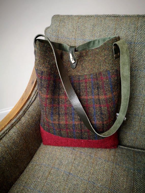 Bara Harris Tweed bag with real leather straps