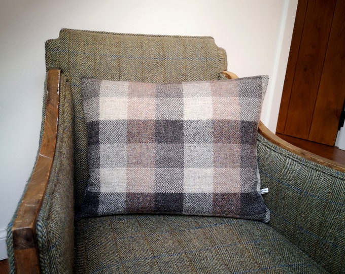Dundee Harris Tweed cushion cover