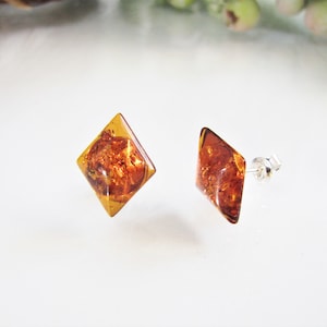 Baltic Amber Earrings, Flower Amber Earrings, Amber Stud Earrings, Amber Earrings, Christmas Gift for Her, Silver Stub Earrings