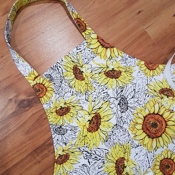 Ladies Sunflower Floral Apron, Women’s Apron, Teenagers Apron, Kitchen Apron, Hostess Apron, Chefs Apron, Mothers Apron