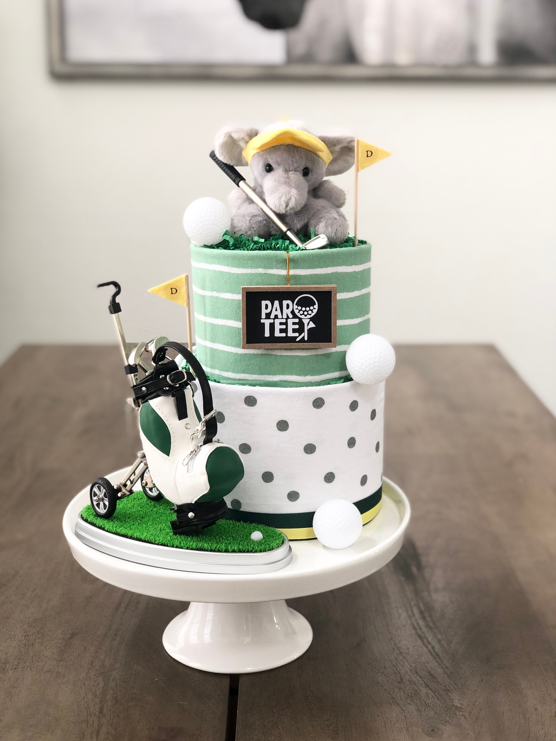 Golf themed wedding - Decorated Cake by Brigittes - CakesDecor