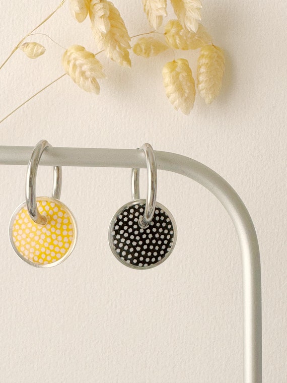 3 in 1 colorful graphic earrings, editable hoops, PIPA model, stainless steel, polka dots, white, yellow and black