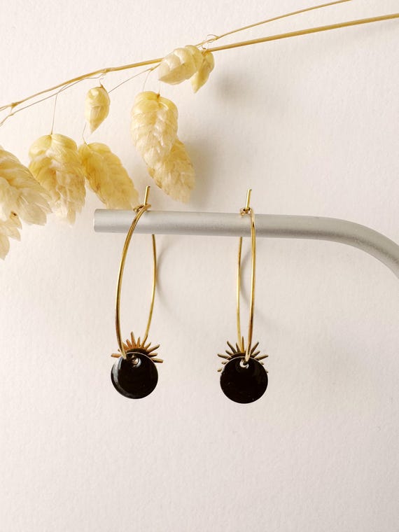 Black sun pendant earring, solar, elegant, SUNNY model, gold-plated stainless steel hoop