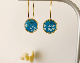 White and petrol blue flower earring, SWEET model, resin and floral Japanese paper, 24K fine gold creole