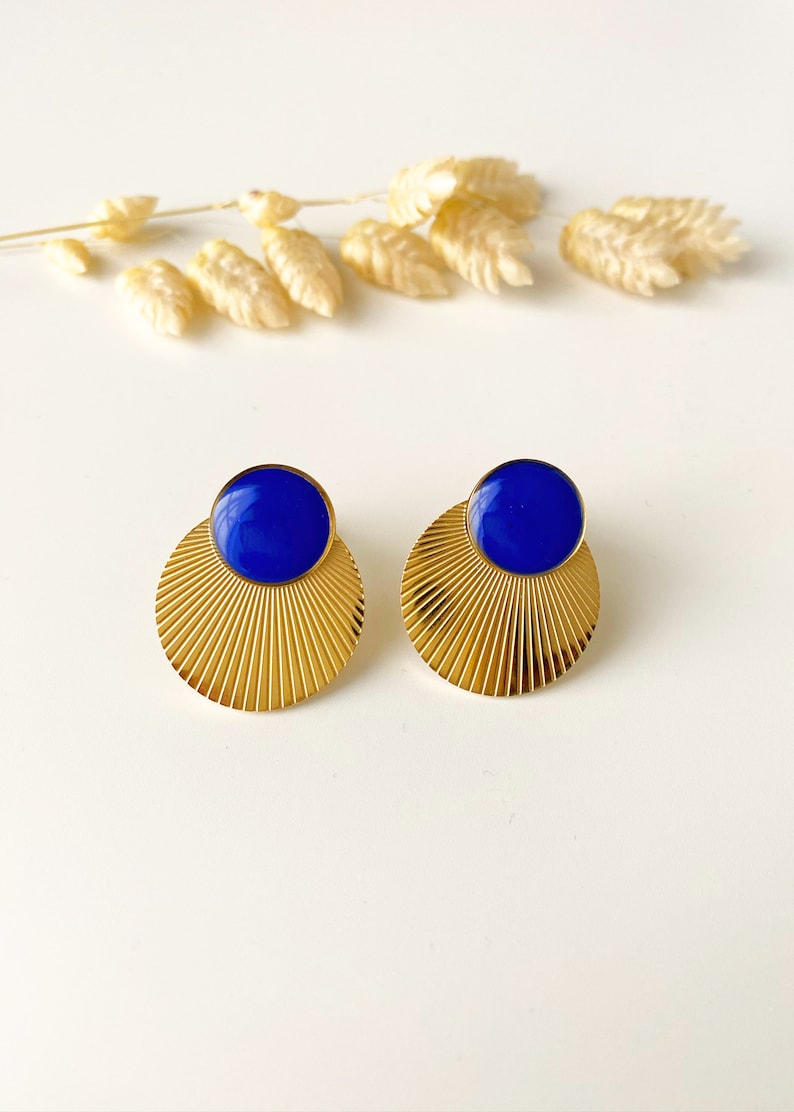 Royal blue lapis lazuli graphic earring, round art deco stud, CELESTE model, stainless steel image 9