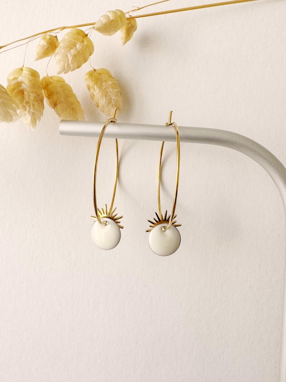 White sun pendant earring, fan design, LYSE model, 24K gold-plated stainless steel hoop earring
