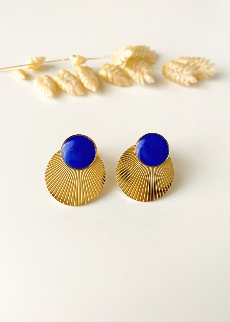 Royal blue lapis lazuli graphic earring, round art deco stud, CELESTE model, stainless steel image 6