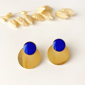 Royal blue lapis lazuli graphic earring, round art deco stud, CELESTE model, stainless steel image 8