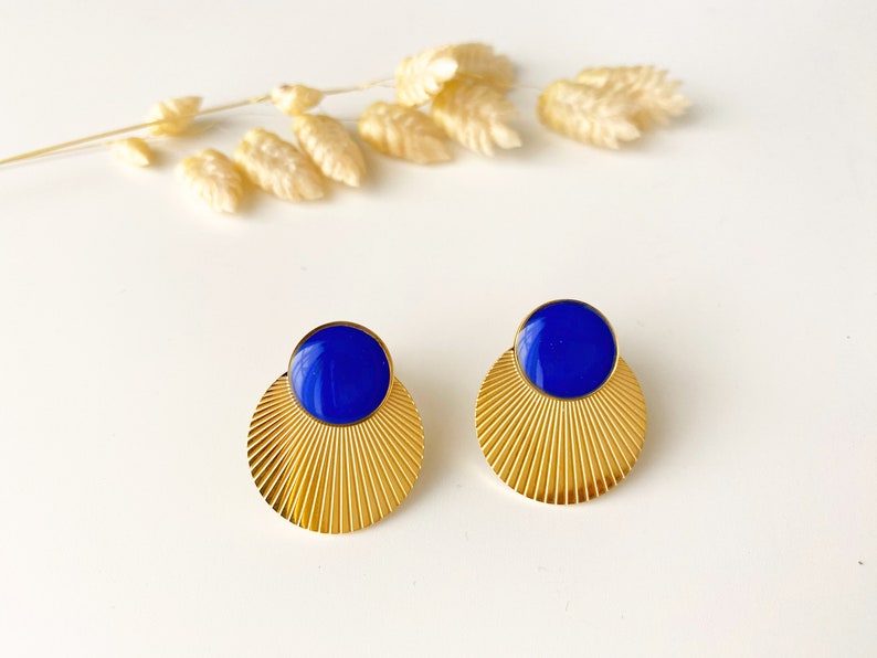 Royal blue lapis lazuli graphic earring, round art deco stud, CELESTE model, stainless steel image 8