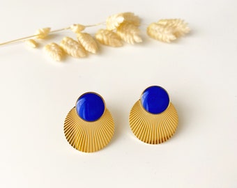 Royal blue lapis lazuli graphic earring, round art deco stud, CELESTE model, stainless steel