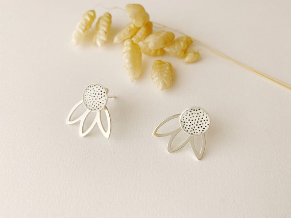 White earring with black graphic polka dots 2 in 1, editable fan stud, FLEUR model, 925 silver
