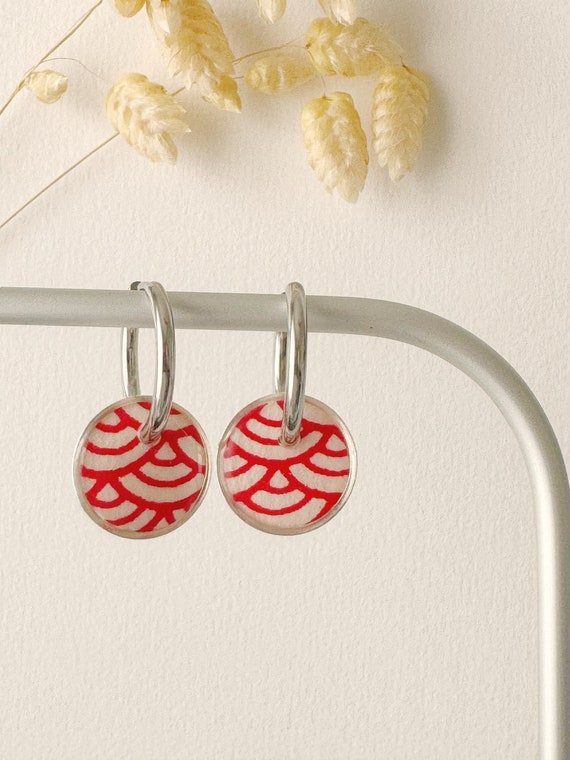Colorful graphic 3 in 1 earrings, editable hoops, PIPA model, stainless steel, red and black