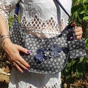 Sac à motifs Daisy/Sac crossbody bleu marine/Sac en cuir véritable cousu à la main/Sac cadeau/Sac zippé/Sac design spécial/Sac crossbody