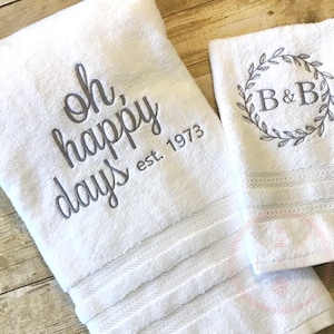 Monogrammed Towel Set Bath Towel personalized towel set wedding gift housewarming christmas gift home decor