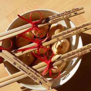 New personalized Chopsticks with bow, Wedding Favor Chopsticks, Engraved Bamboo Chopsticks, Wedding Gift, Wedding Favors, Logo,Min.Order 5pr
