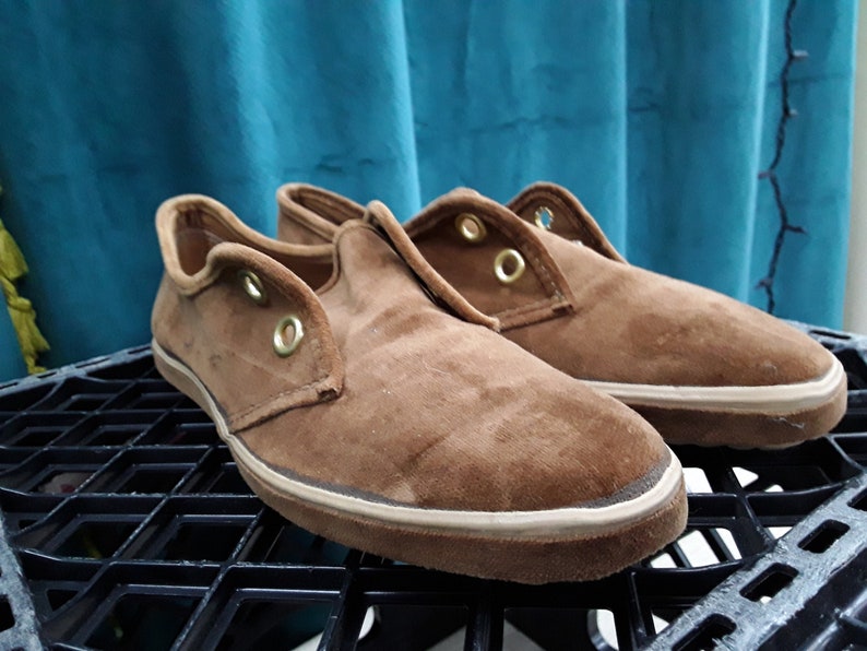 grasshopper sneakers