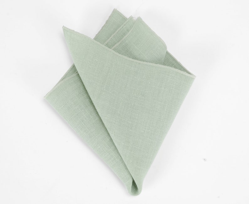 Eukalyptus, Salbeigrün Farbvariante für Leinenfliegen mit passendem Einstecktuch, Krawatten, Hosenträger aus natürlichem Leinenstoff Pocket square