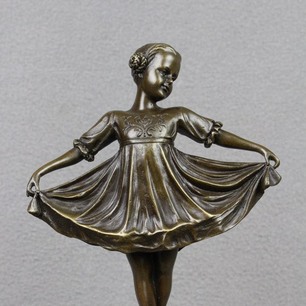 Sculpture en bronze Petite fille dansant Art déco Figurine d’enfant d’après Ferdinand Preiss