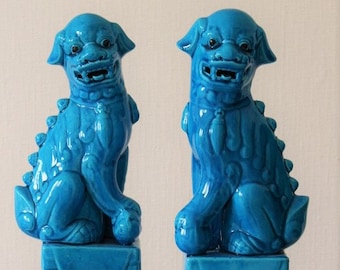 Pair Vintage Chinese Blue Porcelain Foo or Fu Dogs Temple Lion Classic statue figure mid century figurines chic hollywood regency