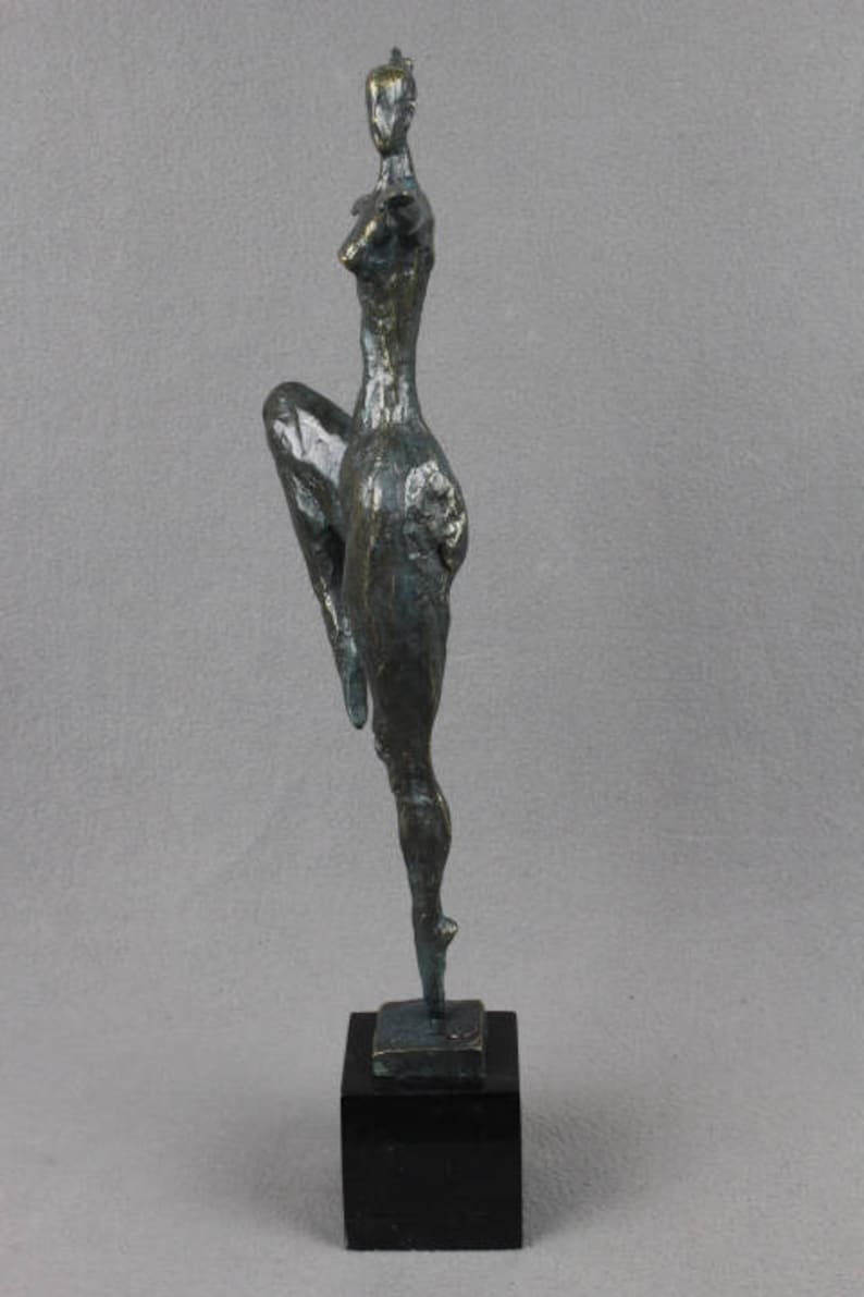 Balletttänzerin Skulptur Style B - Rote Beflockung, Harz Figur 17x11x24cm