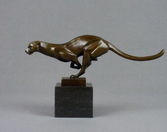 Bronzen sculptuur Leopard Panther Figure Cheetah Big Cat in Art Deco stijl Beeldje Standbeeld op zwarte marmeren basis Animal Jaguar Tiger Lion