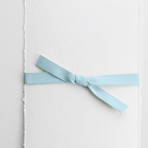 Babyblauw Fluweelzacht Dof Satijnen Lint, Lint voor Uitnodigingen, Tags, Gunsten, Giftwrap / Drie Verschillende Breedtes