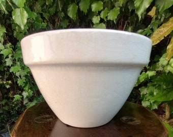 Lovely old TG Green Pudding Basin size 30's