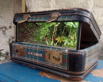 Jolie trousse de toilette vintage avec miroir et vieilles étiquettes de bagage, fabriquée à Kowloon