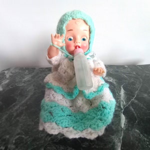 Lieve kleine vintage babypoppen en poppenstoel, samen of apart verkrijgbaar afbeelding 9