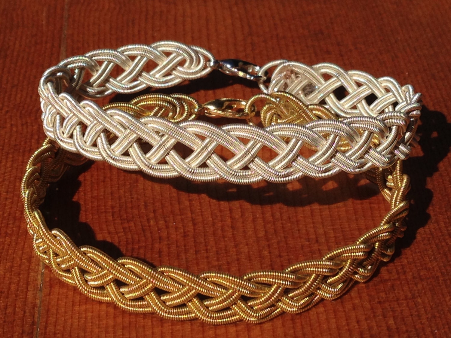 Guitar String Bracelet (women) Gold String