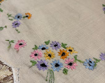 Vintage jaren 70 geborduurd boeket bloemen kant decoratief katoenen onderleggertje
