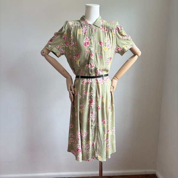 Vintage 40's rayon green floral summer shirt dress AUS 14 US 10 EU 42